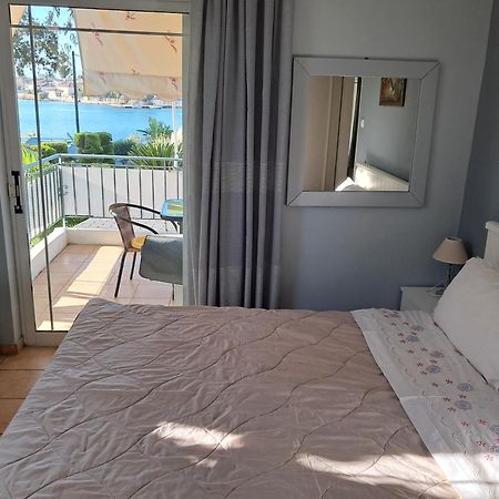 Top Floor On Villa, 3' From Center, By The Sea! Host Is Efi Kwsta Preveza Esterno foto