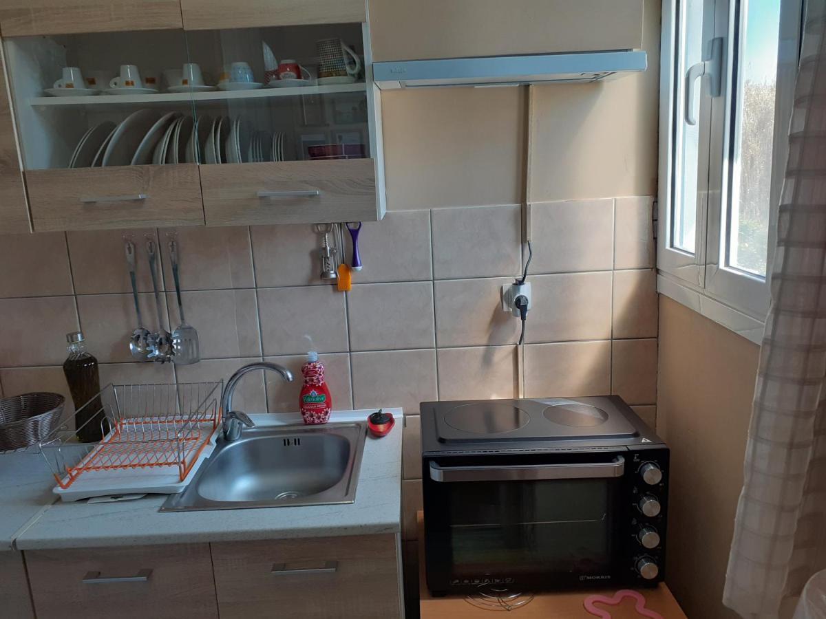 Top Floor On Villa, 3' From Center, By The Sea! Host Is Efi Kwsta Preveza Esterno foto