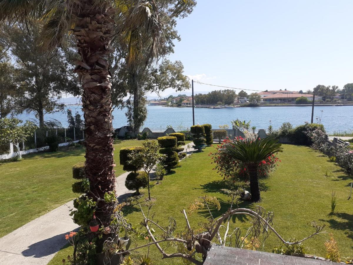 Top Floor On Villa, 3' From Center, By The Sea! Host Is Efi Kwsta Preveza Esterno foto