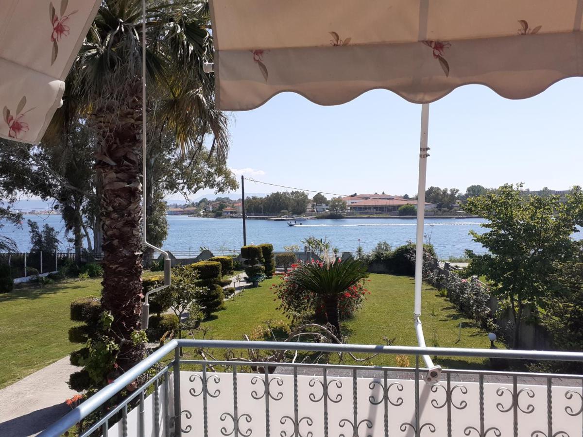 Top Floor On Villa, 3' From Center, By The Sea! Host Is Efi Kwsta Preveza Esterno foto