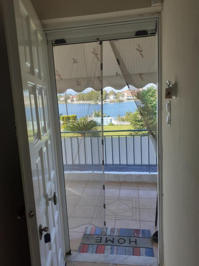 Top Floor On Villa, 3' From Center, By The Sea! Host Is Efi Kwsta Preveza Esterno foto