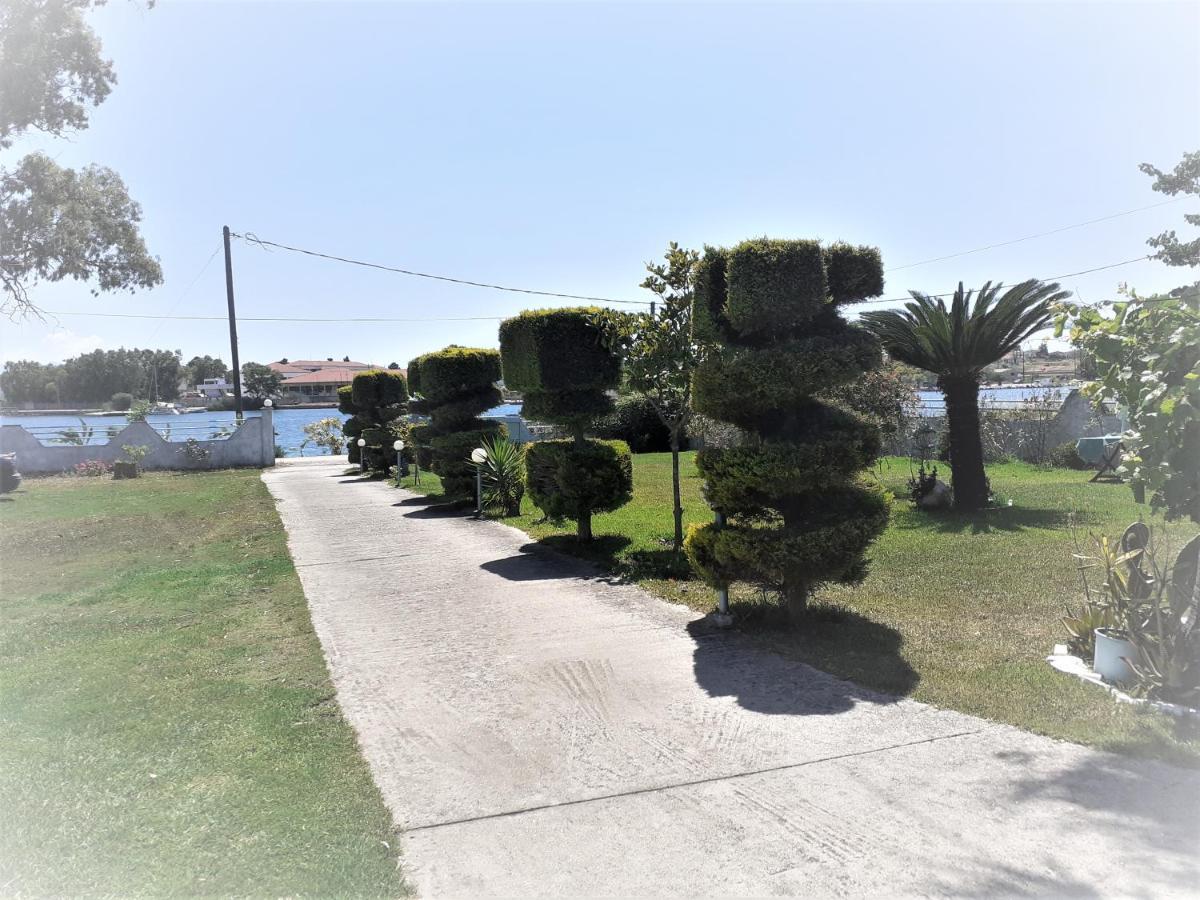 Top Floor On Villa, 3' From Center, By The Sea! Host Is Efi Kwsta Preveza Esterno foto