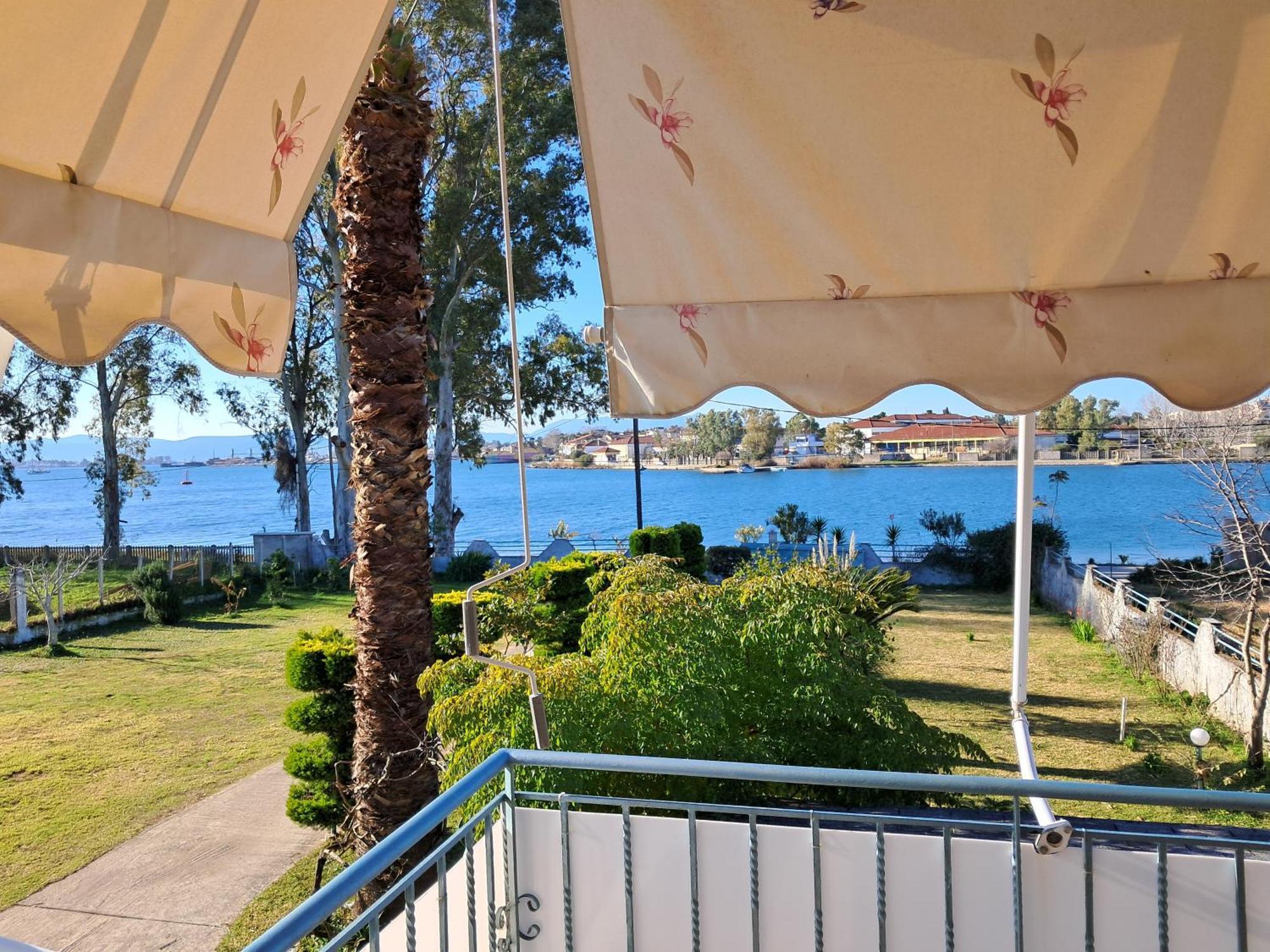 Top Floor On Villa, 3' From Center, By The Sea! Host Is Efi Kwsta Preveza Esterno foto