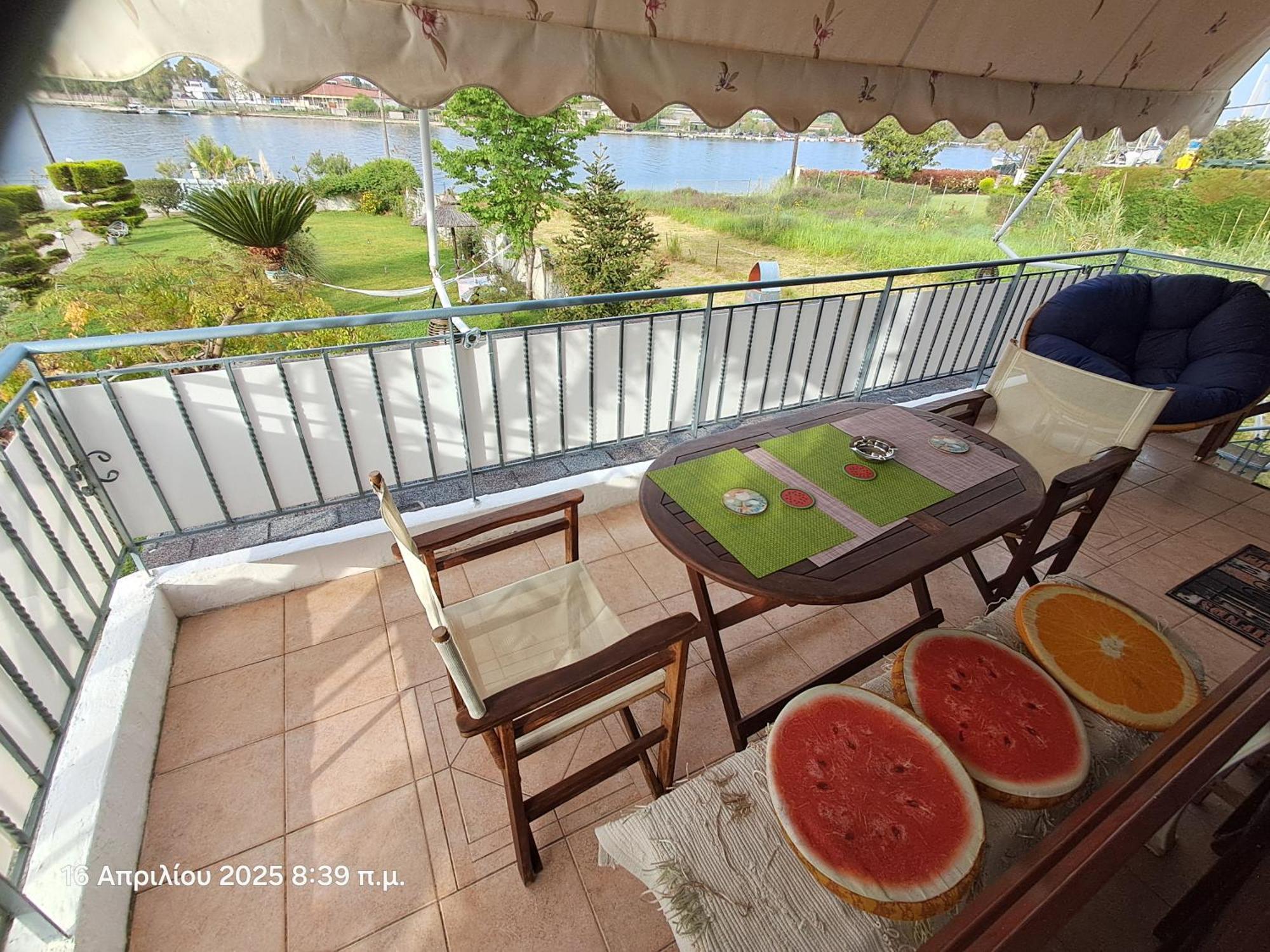 Top Floor On Villa, 3' From Center, By The Sea! Host Is Efi Kwsta Preveza Esterno foto